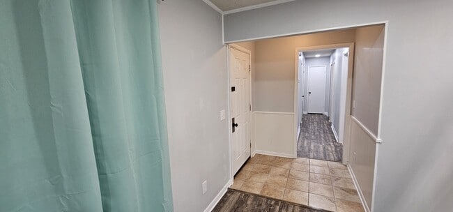 Building Photo - 605 Melbourne Dr