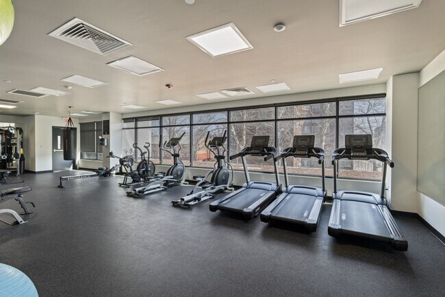 Building Photo - 501 N Perth St