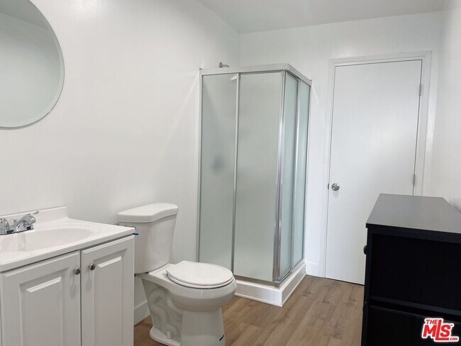 Building Photo - 9432 Sierra Mar Pl