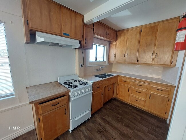 Building Photo - 4604 Durfee Ave