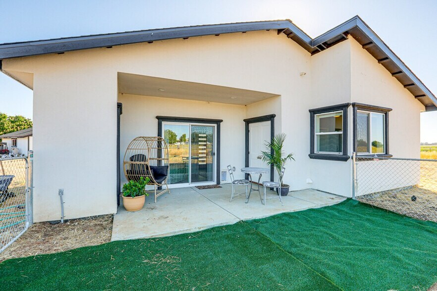 Building Photo - 6600 Thousand Oaks Dr