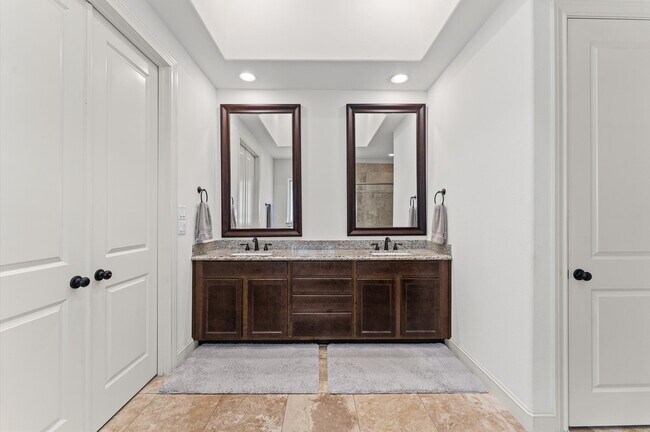 Building Photo - 1139 W 21st St