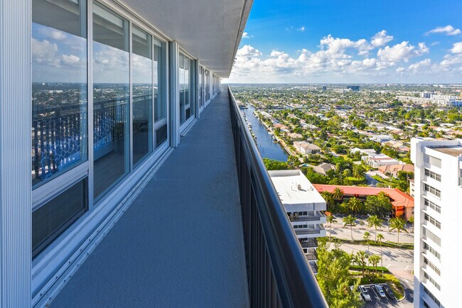 Building Photo - 4280 Galt Ocean Dr