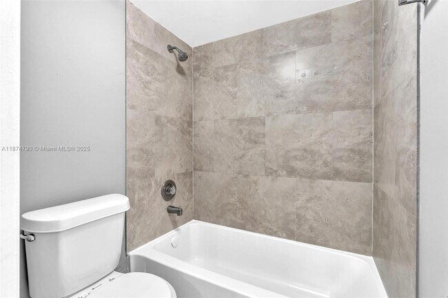 Building Photo - 2890 N Oakland Forest Dr