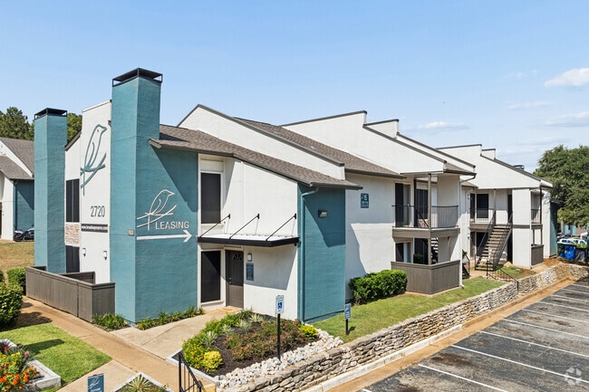 Building Photo - Broadstone Apartments