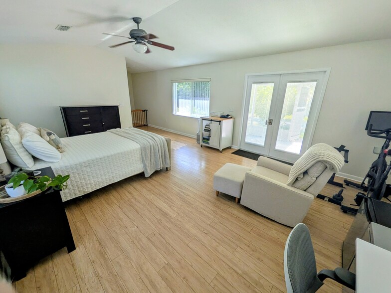 Building Photo - 5740 Floy Dr