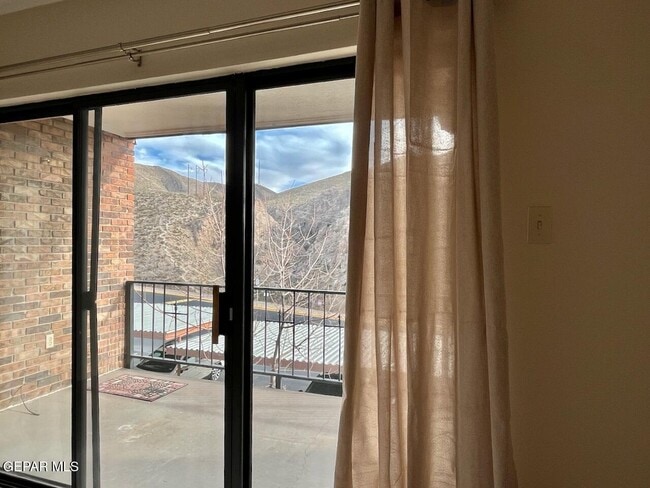 Building Photo - 4800 N Stanton St