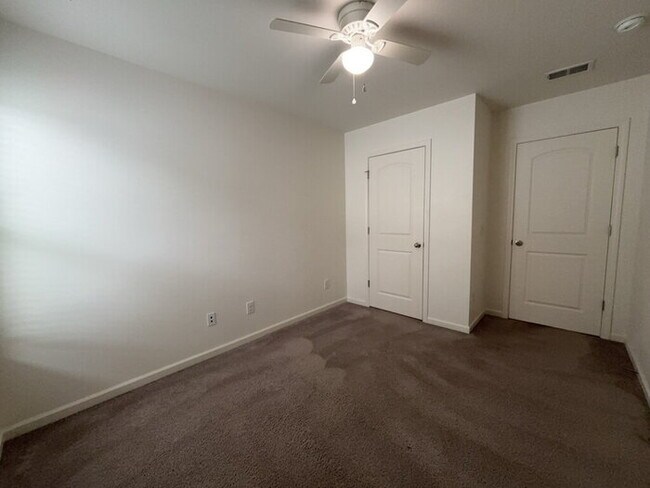 Building Photo - 114 Rockingham Way