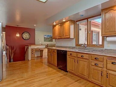 Building Photo - 790 Popes Valley Dr