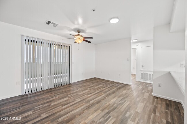 Building Photo - 3065 N 67th Ave