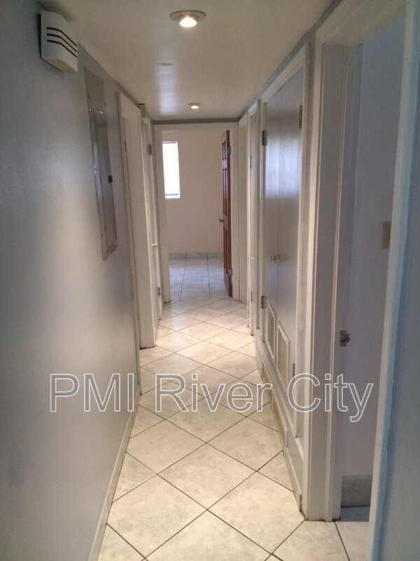 Building Photo - 5405 Matanzas Way