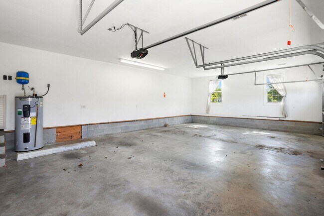 Building Photo - 510 Bruce Rd