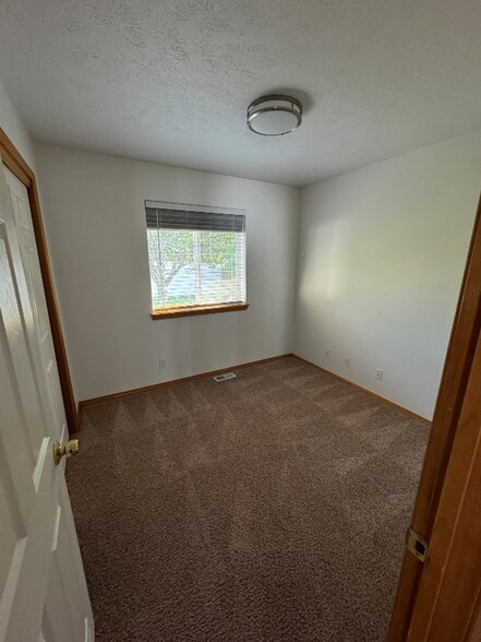 Building Photo - 2598 W Broadmoore Dr