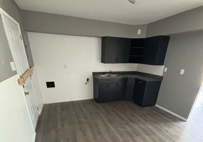 Building Photo - LIMITED TIME**NO APPLICATION FEE**1/2 OFF ...