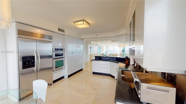 Building Photo - 17555 Collins Ave