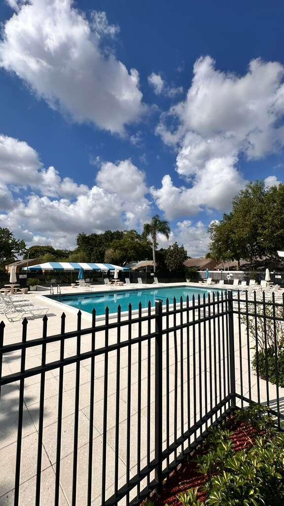 Building Photo - 50 Desford Ln