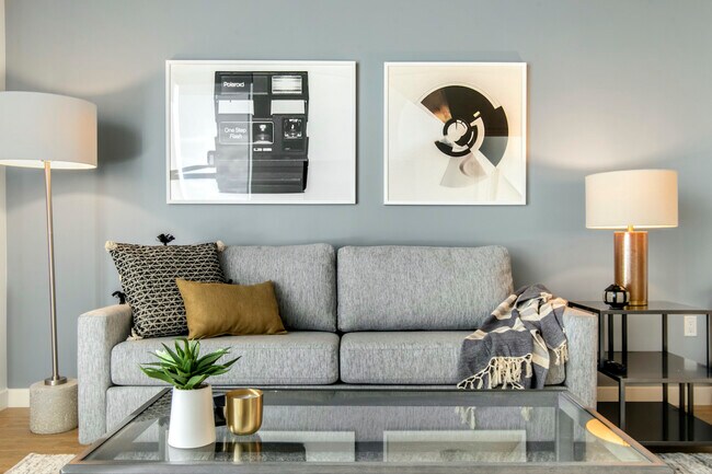 Building Photo - 803 Corday Dr