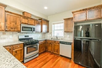 Building Photo - Now Waitlisting For February Move-in! Springwater Corridor 3-Bedroom Townhome For Rent.