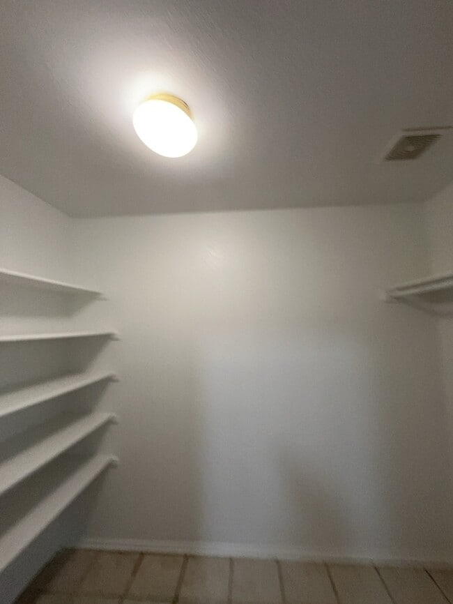 Building Photo - Remodeled & updated! 4/2/2