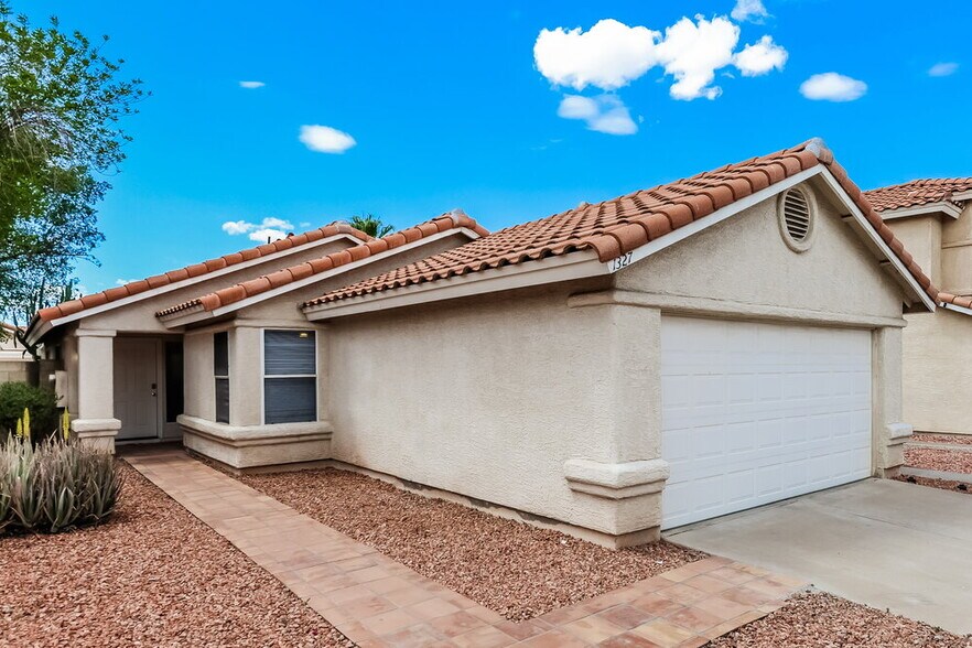 Building Photo - 1327 E Muriel Dr