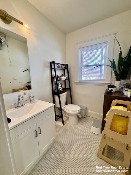 Building Photo - 127 Eliot St