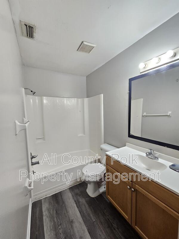 Building Photo - 3037 St Paul Dr