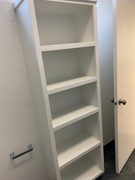 Building Photo - 8940 N Ramsey Rd