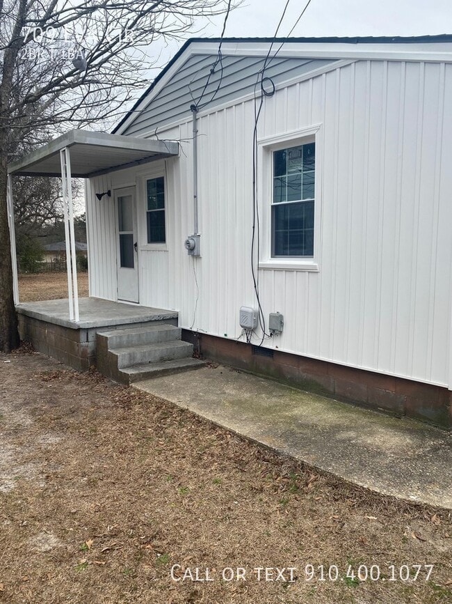 Building Photo - 709 Eva Cir