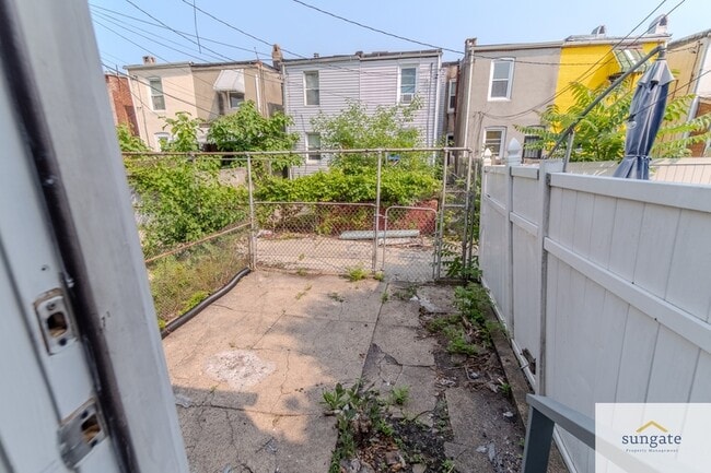Building Photo - 1343 Sargeant St