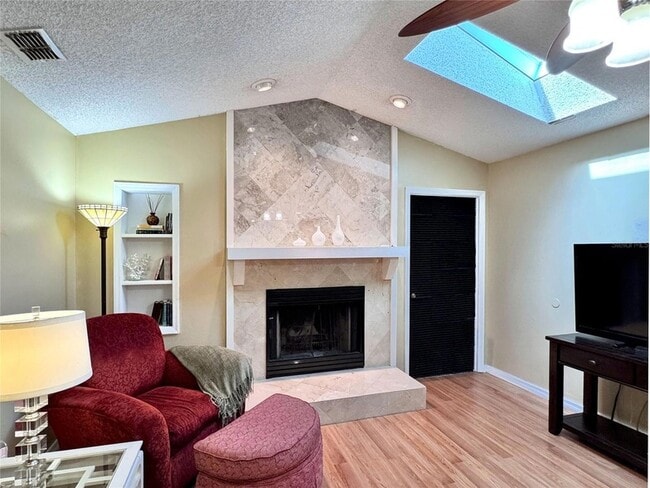 Building Photo - 1135 Colony Arms Dr