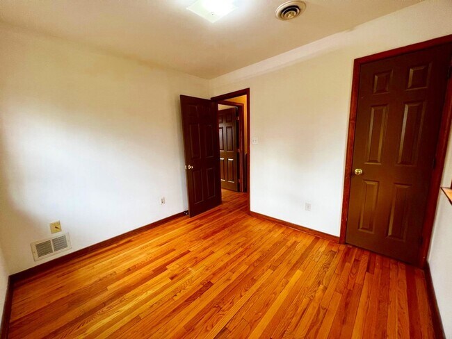 Building Photo - Colonial on Large Wooded Lot