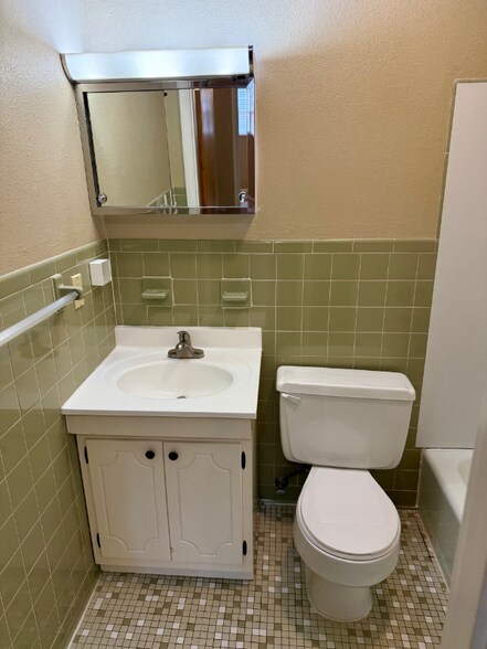 Building Photo - 2205 Adams Ave