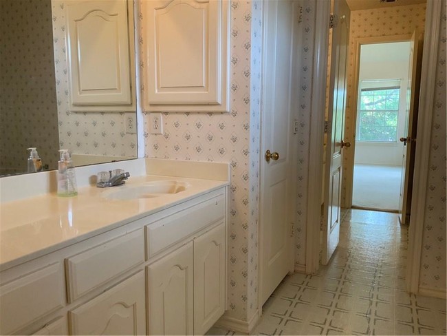 Building Photo - 4320 Vine Ridge Ct