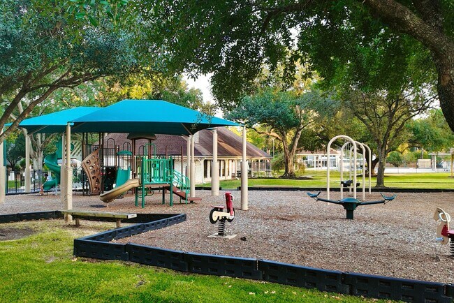 Building Photo - 6210 Rippling Hollow Dr