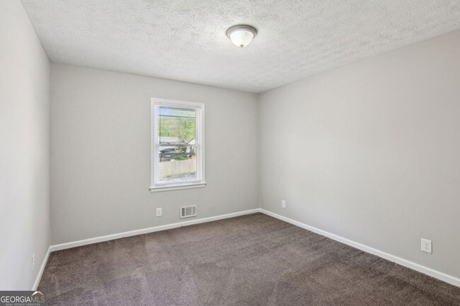Building Photo - 2453 Falcon Ct