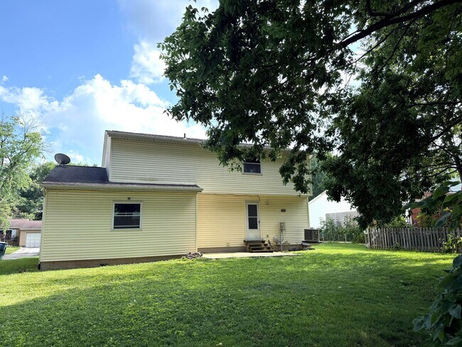 Building Photo - 3114 Strathaven Ct