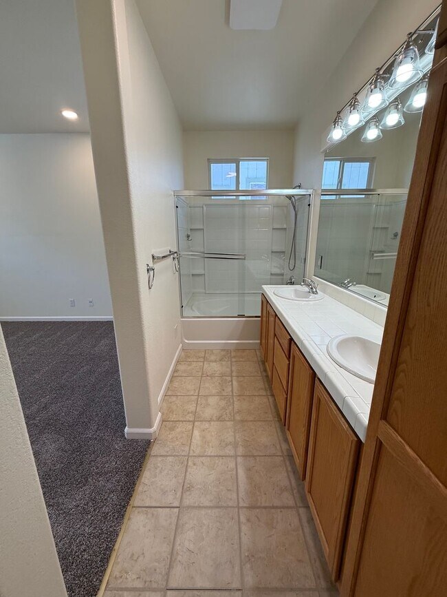 Building Photo - Three Bedroom/ 3 Bathroom Home for Rent in Rincon Valley!!!