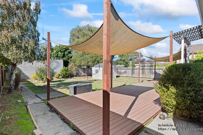 Building Photo - 431 42nd St