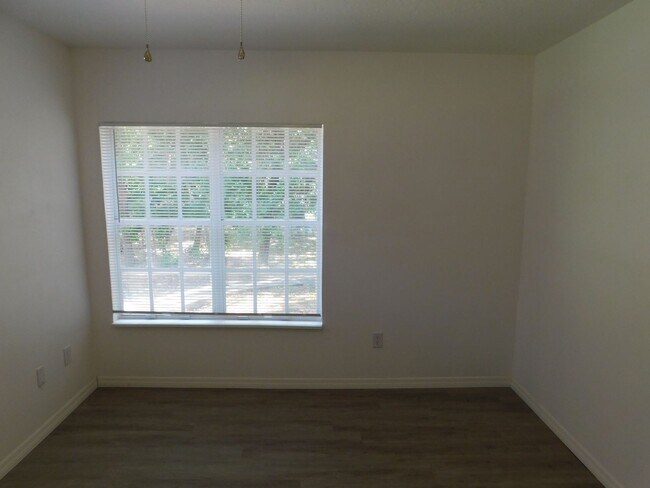 Building Photo - 2 Bed 2 Bath Split Plan Condo at Sunset Lake on Turkey Lake