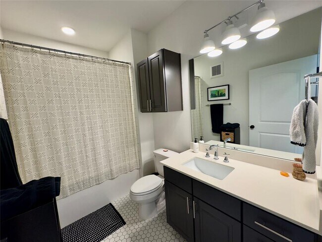 Building Photo - 4704 Sunset Trail