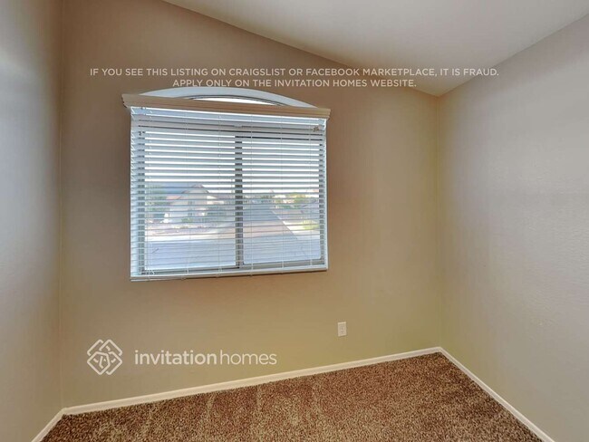 Building Photo - 15917 W Cottonwood St