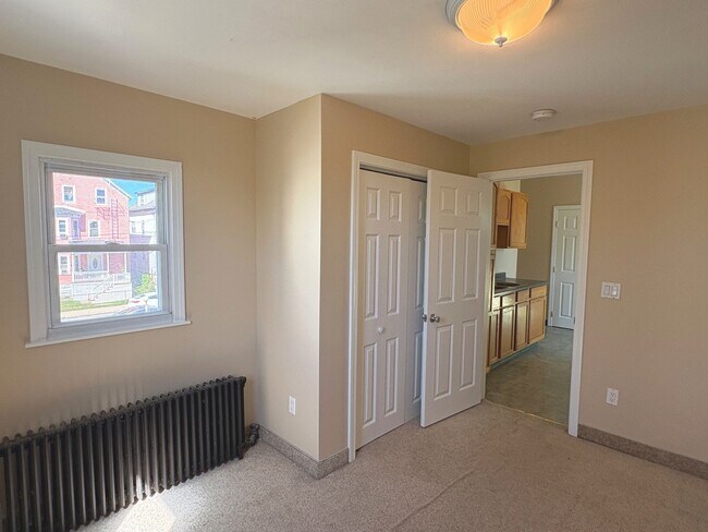 Building Photo - 456 Coggeshall St