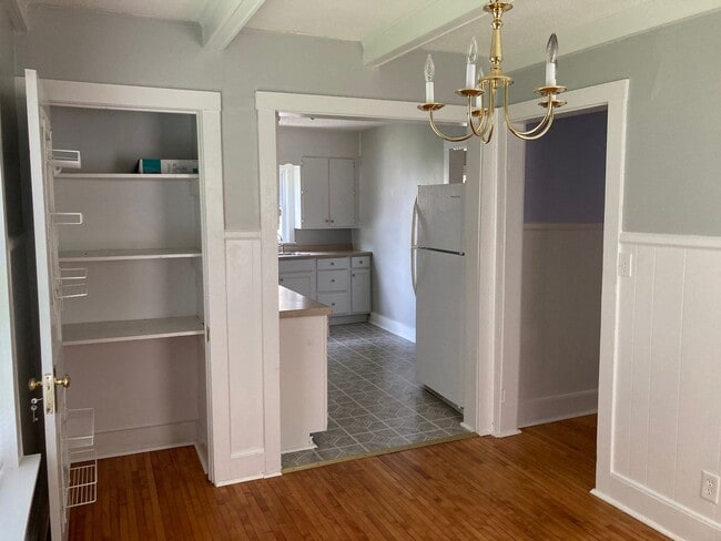 Building Photo - Rental Amount REDUCED!
