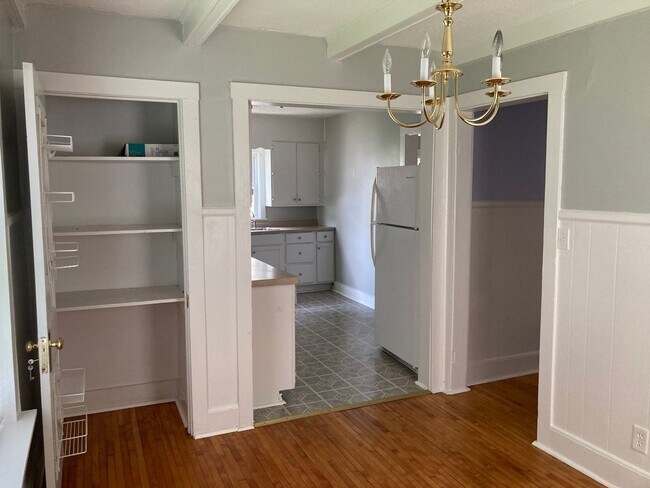 Building Photo - Some UPDATED Photos!  Price REDUCTION!