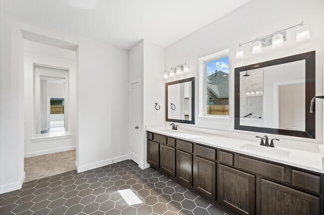 Building Photo - 5702 Diamond Dust Dr