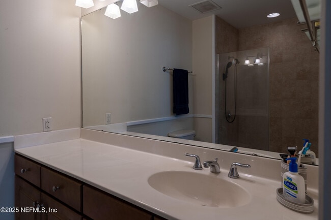 Building Photo - 1661 Riverside Ave