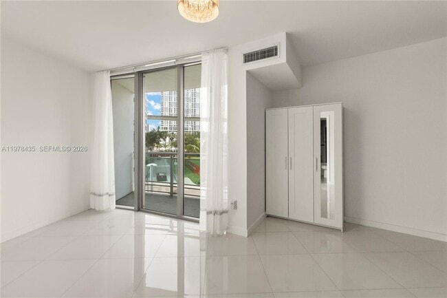 Building Photo - 350 S Miami Ave