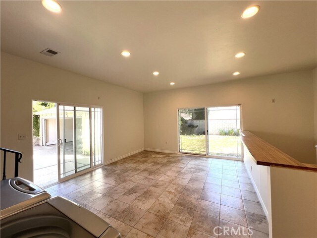 Building Photo - 8322 Regis Way