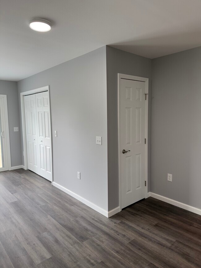 Building Photo - 105 Leslies Home Dr