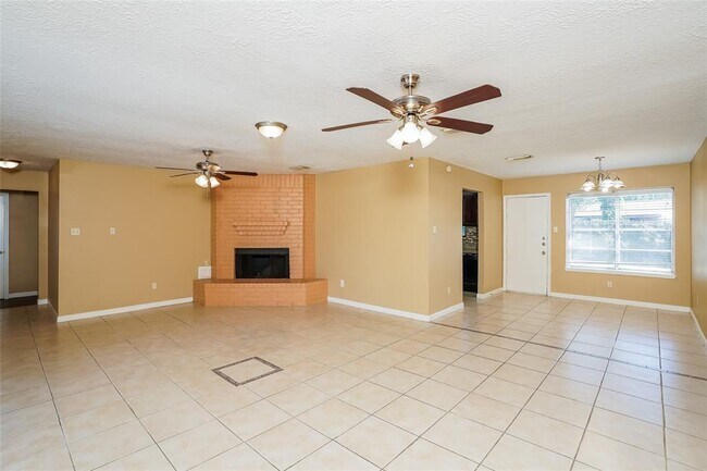 Building Photo - 20406 Oak Limb Ct